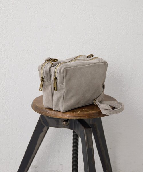 ear PAPILLONNER（イアパピヨネ）の「《ear別注》【B#AG(バッグ）】スエードショルダーバッグ（ショルダーバッグ・レディース・グリーン/ダークブラウン/ライトグレー・FREE）」の13枚目の写真