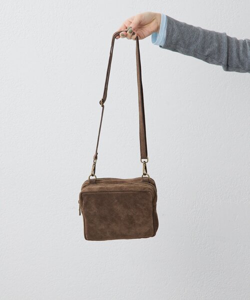ear PAPILLONNER（イアパピヨネ）の「《ear別注》【B#AG(バッグ）】スエードショルダーバッグ（ショルダーバッグ・レディース・グリーン/ダークブラウン/ライトグレー・FREE）」の14枚目の写真