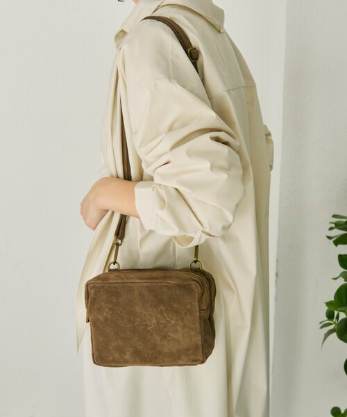 ear PAPILLONNER（イアパピヨネ）の「《ear別注》【B#AG(バッグ）】スエードショルダーバッグ（ショルダーバッグ・レディース・グリーン/ダークブラウン/ライトグレー・FREE）」の18枚目の写真