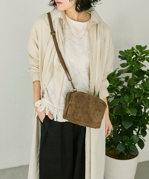 ear PAPILLONNER（イアパピヨネ）の「《ear別注》【B#AG(バッグ）】スエードショルダーバッグ（ショルダーバッグ・レディース・グリーン/ダークブラウン/ライトグレー・FREE）」の20枚目の写真