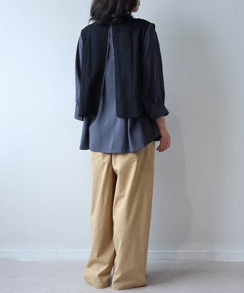 leswel(レスウェル)の「【WEB/一部店舗限定】【LL~5L 大きいサイズ】レースレイヤードバンドカラーブラウス(シャツ/ブラウス・レディース・チャコールグレー/オフホワイト/オレンジ・3L/LL/5L/4L)」の9枚目の写真