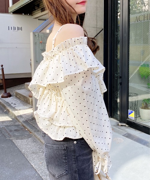 INGNI（イング）の「クロスフリルオフショルブラウス（シャツ/ブラウス・レディース・ホワイト系その他3/ブラック系/ブラック系その他3・M）」の9枚目の写真