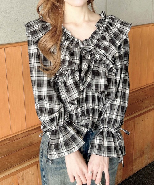 INGNI（イング）の「クロスフリルオフショルブラウス（シャツ/ブラウス・レディース・ホワイト系その他3/ブラック系/ブラック系その他3・M）」の21枚目の写真