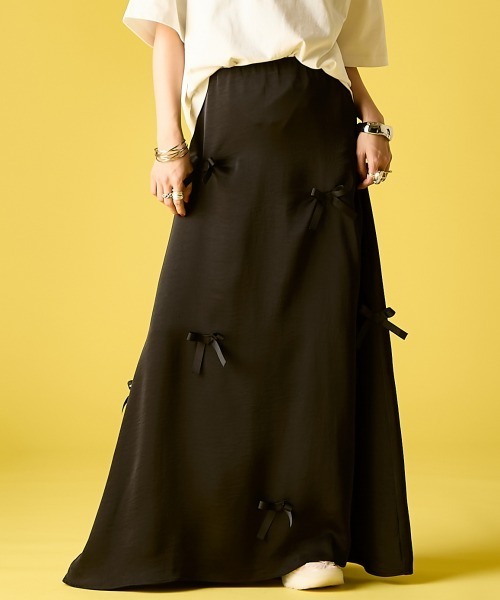 GEVS.（ジェイヴィス）の「リボン付Aラインサテンスカート＜大きいサイズ有＞GEVS.（スカート・レディース・ブラック/アイボリー・M/L/LL/3L/4L/5L）」の3枚目の写真