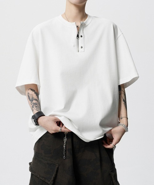 lilful(リルフル)の「【26年春夏新作】ハーフジップメタルスタッズTシャツ(Tシャツ/カットソー・メンズ・ホワイト/ブラック・L/M)」の8枚目の写真