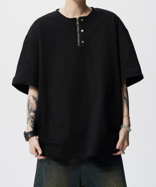 lilful(リルフル)の「【26年春夏新作】ハーフジップメタルスタッズTシャツ(Tシャツ/カットソー・メンズ・ホワイト/ブラック・L/M)」の13枚目の写真