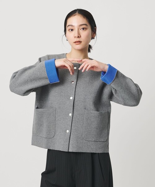 BEAUTY&YOUTH UNITED ARROWS(ビューティーアンドユースユナイテッドアローズ)の「【WEB限定 Wardrobe DAILY MINIMAL】バイカラー スナップボタンカーディガン ウォッシャブル(カーディガン/ボレロ・レディース・ベージュ/グレー系/ナチュラル・FREE)」の4枚目の写真
