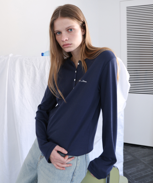 LEVAR(レバー)の「Whenever Henley Neck T-shirt - Blueberry Navy(Tシャツ/カットソー・レディース・その他・FREE)」の1枚目の写真