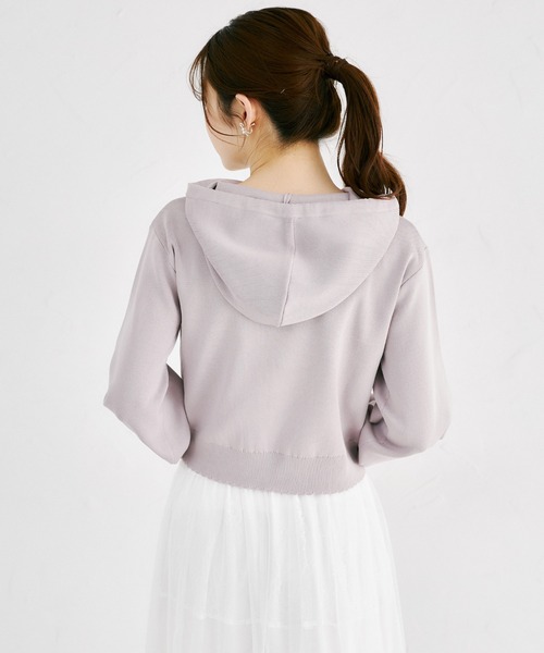 tocco closet(トッコ クローゼット)の「パールファスナー付きスカラップカットボンディングニットパーカー(パーカー・レディース・ピンクベージュ/ライトベージュ/ラベンダー・M)」の17枚目の写真