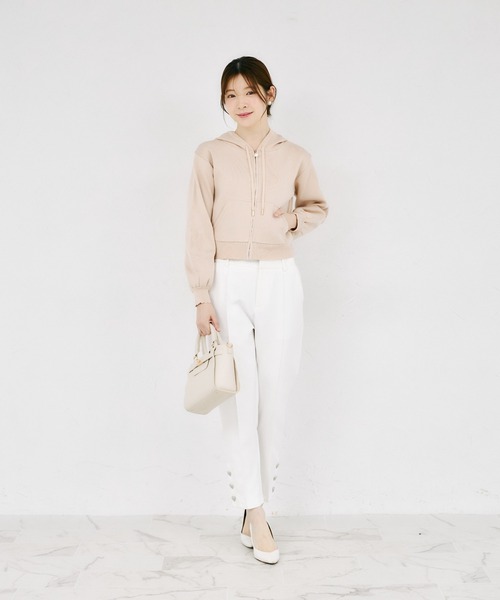 tocco closet(トッコ クローゼット)の「パールファスナー付きスカラップカットボンディングニットパーカー(パーカー・レディース・ピンクベージュ/ライトベージュ/ラベンダー・M)」の19枚目の写真