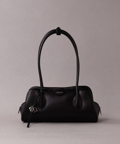 Calvin Klein(カルバン・クライン)の「クロスボディバッグ - エンブレムショルダーバッグ(ショルダーバッグ・レディース・ホワイト/ブラック・FREE)」の7枚目の写真