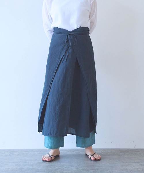 yuni（ユニ　）の「強撚CottonLinen 近江晒wrap one-piece（ジャンパースカート・レディース・チャコールグレー/パープル/カーキ・FREE）」の17枚目の写真