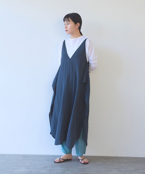 yuni（ユニ　）の「強撚CottonLinen 近江晒wrap one-piece（ジャンパースカート・レディース・チャコールグレー/パープル/カーキ・FREE）」の16枚目の写真