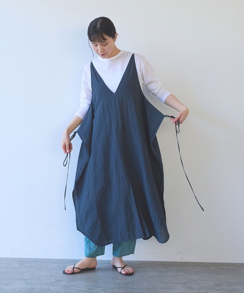 yuni（ユニ　）の「強撚CottonLinen 近江晒wrap one-piece（ジャンパースカート・レディース・チャコールグレー/パープル/カーキ・FREE）」の15枚目の写真