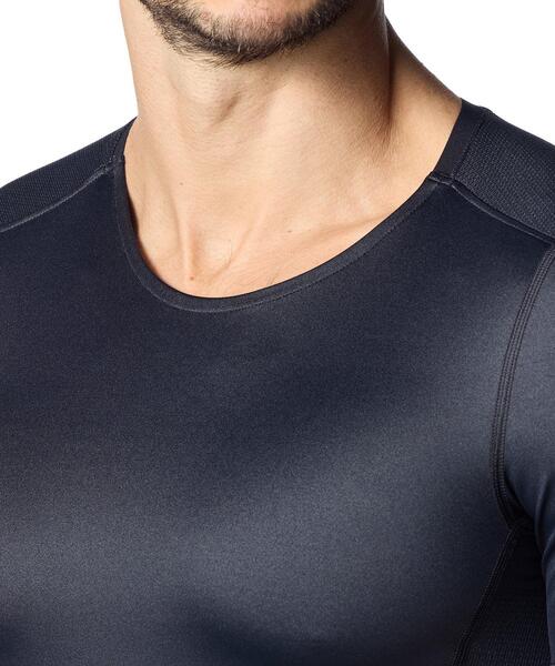 UNDER ARMOUR（アンダーアーマー）の「UAクール コンプレッション ショートスリーブ シャツ（トレーニング/メンズ）（Tシャツ/カットソー・メンズ・ブラック・XL/M/L/3XL/S/2XL）」の4枚目の写真