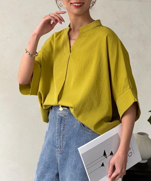 Chez toi（シェトワ）の「【体型カバー】【高コスパ高見え】袖ターンバックブラウス（シャツ/ブラウス・レディース・ブラック/ブルー系その他/ホワイト/レッド系その他/ライム・FREE）」の3枚目の写真