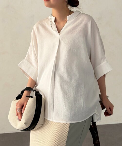 Chez toi（シェトワ）の「【体型カバー】【高コスパ高見え】袖ターンバックブラウス（シャツ/ブラウス・レディース・ブラック/ブルー系その他/ホワイト/レッド系その他/ライム・FREE）」の8枚目の写真