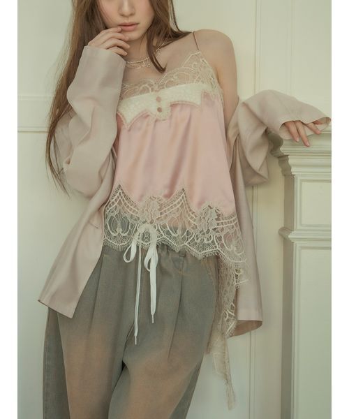 LILY BROWN（リリーブラウン）の「イレギュラーヘムサテンキャミトップス（キャミソール・レディース・コーラル/ブルー/ブラック・F）」の4枚目の写真