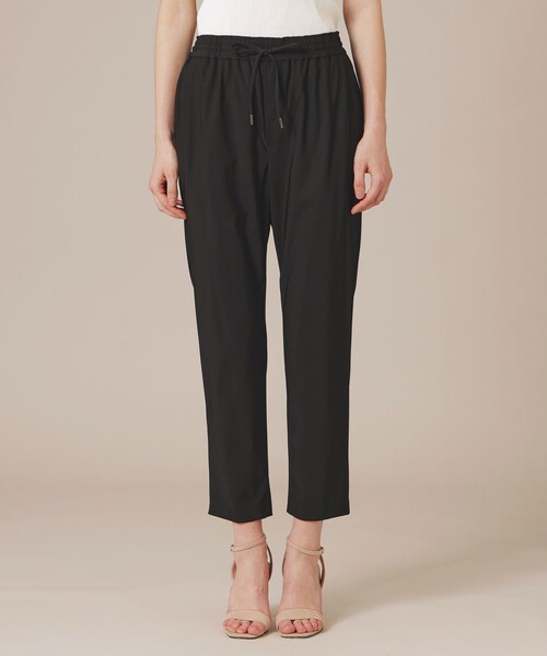 MACKINTOSH LONDON(マッキントッシュ ロンドン)の「【WEB・一部店舗限定】ナイロンストレッチクロップドパンツ(その他パンツ・レディース・ブラック/ベージュ/チャコールグレー・38/36)」の7枚目の写真
