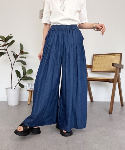 RCD（アールシーディー）の「エアリーデニムタックワイドパンツ（デニムパンツ・レディース・ネイビー/ワンウォッシュ・4L/3L/LL/L/M）」の2枚目の写真