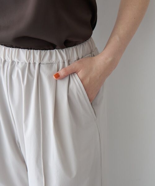 YECCA VECCA（イェッカヴェッカ）の「【適ON】イージーワイドパンツ【セットアップ対応】（その他パンツ・レディース・ブラック/ライトベージュ・FREE）」の5枚目の写真