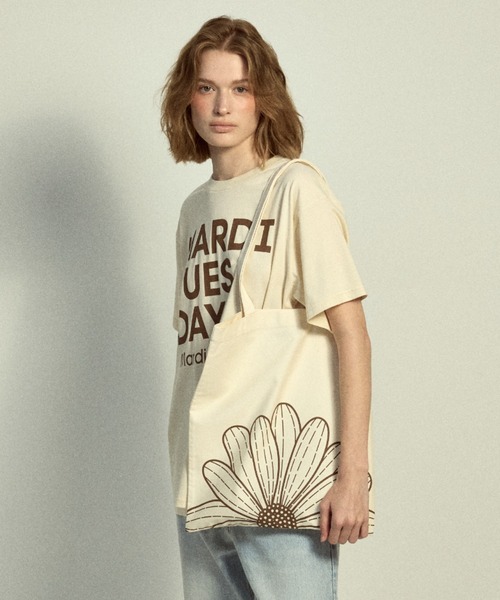 Mardi Mercredi（マルディメクルディ）の「CANVAS BAG FLOWER DU MARDI / キャンバス バッグ フラワー ドゥ マルディ（トートバッグ・レディース・オリーブ/ベージュ系その他4/ベージュ系その他2/ベージュ系その他/ブルー/ベージュ系その他3/オレンジ/イエロー・FREE）」の4枚目の写真