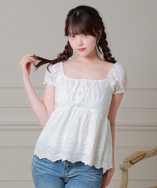 Anely(アネリー)の「Anely コットン フラワー 刺繍 カットワーク ペプラム ブラウス(シャツ/ブラウス・レディース・アイボリー/ホワイト・FREE)」の1枚目の写真