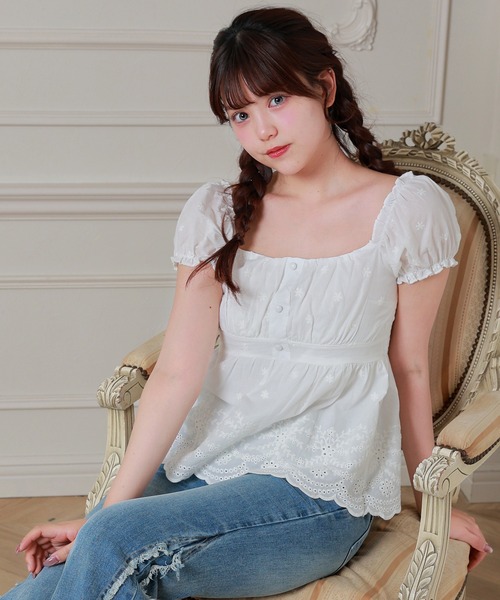 Anely(アネリー)の「Anely コットン フラワー 刺繍 カットワーク ペプラム ブラウス(シャツ/ブラウス・レディース・アイボリー/ホワイト・FREE)」の11枚目の写真