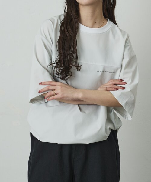 COLONY 2139(コロニートゥーワンスリーナイン)の「接触冷感リフレクタープリント切替Tシャツ(Tシャツ/カットソー・メンズ・カーキ/ブラック/ベージュ/ライトグレー/ブルー/チャコールグレー・X-LARGE/LARGE/MEDIUM)」の1枚目の写真