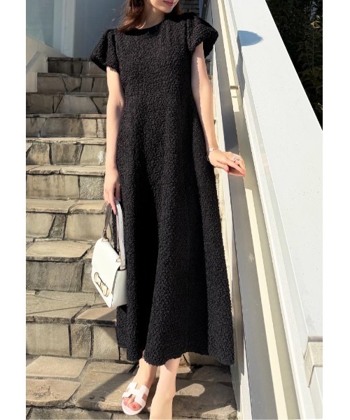 LUDICRUM(ルーディクルム)の「Balloon sleeve dress(ワンピース・レディース・ブラック/オフホワイト・FREE)」の2枚目の写真