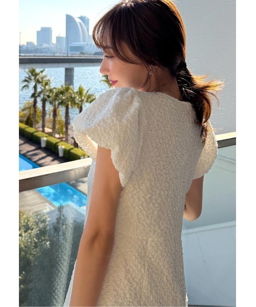 LUDICRUM(ルーディクルム)の「Balloon sleeve dress(ワンピース・レディース・ブラック/オフホワイト・FREE)」の12枚目の写真