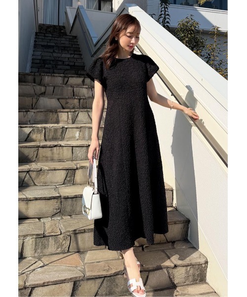 LUDICRUM(ルーディクルム)の「Balloon sleeve dress(ワンピース・レディース・ブラック/オフホワイト・FREE)」の14枚目の写真