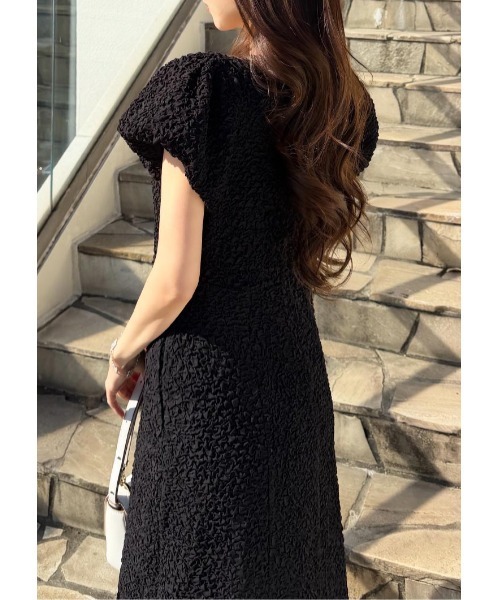 LUDICRUM(ルーディクルム)の「Balloon sleeve dress(ワンピース・レディース・ブラック/オフホワイト・FREE)」の15枚目の写真
