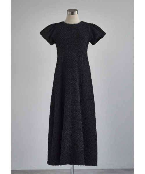 LUDICRUM(ルーディクルム)の「Balloon sleeve dress(ワンピース・レディース・ブラック/オフホワイト・FREE)」の4枚目の写真