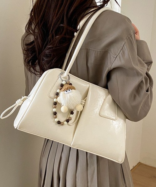 LA VORAGINE(ラ ヴォラジネ)の「フロントポケットボストンバッグ チャームなし(ボストンバッグ・レディース・Silver/Black/アイボリー・FREE)」の7枚目の写真