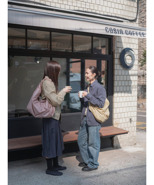 ACOC(アコック)の「Glossy Mid Tangle Twist Bag_Mustard(ショルダーバッグ・レディース・その他・FREE)」の4枚目の写真