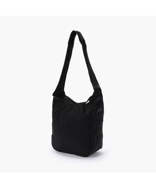 BRIEFING(ブリーフィング)の「HOBO BAG TALL(ショルダーバッグ・メンズ・ブラック・FREE)」の2枚目の写真