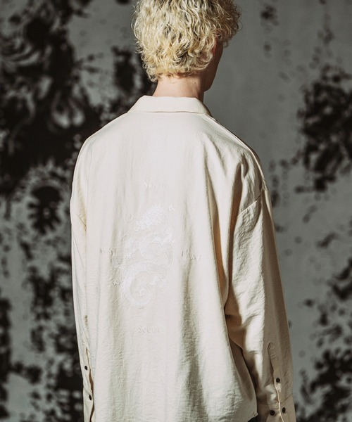 NO ID.(ノーアイディ)の「【NO ID.】Embroidery Souvenir Shirt / エンブロイダリースーベニアシャツ(シャツ/ブラウス・メンズ・グレー/ホワイト/ブラック・ONE SIZE)」の1枚目の写真