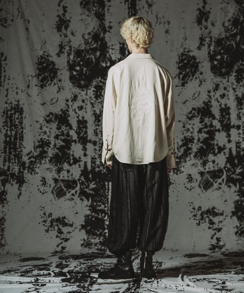 NO ID.(ノーアイディ)の「【NO ID.】Embroidery Souvenir Shirt / エンブロイダリースーベニアシャツ(シャツ/ブラウス・メンズ・グレー/ホワイト/ブラック・ONE SIZE)」の12枚目の写真