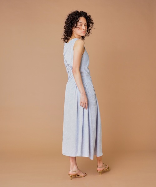 la veille by SUPERIOR CLOSET(ラベイユバイスーペリアクローゼット)の「斜めギャザージャガードワンピース(ワンピース・レディース・サックスブルー・9号)」の7枚目の写真