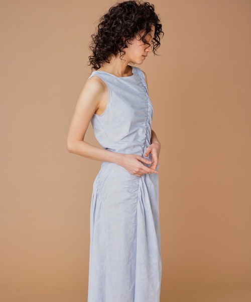 la veille by SUPERIOR CLOSET(ラベイユバイスーペリアクローゼット)の「斜めギャザージャガードワンピース(ワンピース・レディース・サックスブルー・9号)」の9枚目の写真