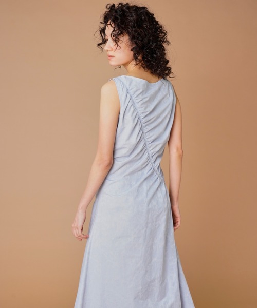 la veille by SUPERIOR CLOSET(ラベイユバイスーペリアクローゼット)の「斜めギャザージャガードワンピース(ワンピース・レディース・サックスブルー・9号)」の10枚目の写真