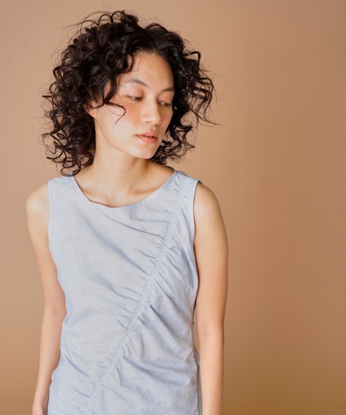 la veille by SUPERIOR CLOSET(ラベイユバイスーペリアクローゼット)の「斜めギャザージャガードワンピース(ワンピース・レディース・サックスブルー・9号)」の11枚目の写真