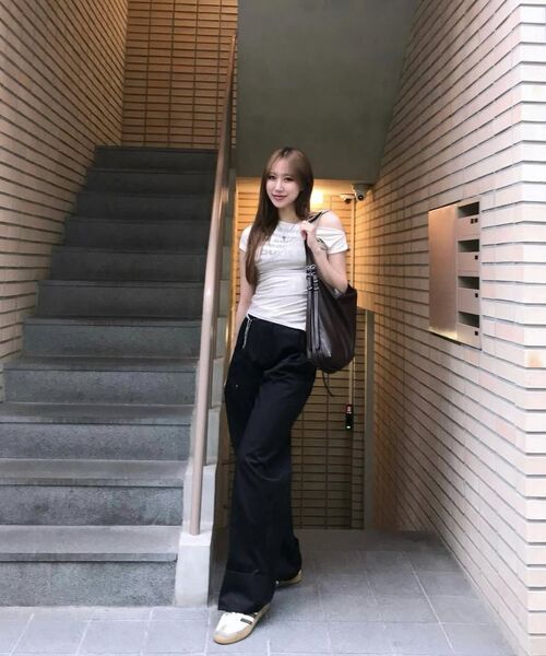 SECONDMONO（セカンドモノローグ）の「W. Layered Off Shoulder Short Sleeve [BLACK]_SEWTS009BLACK（Tシャツ/カットソー・レディース・その他・F）」の18枚目の写真
