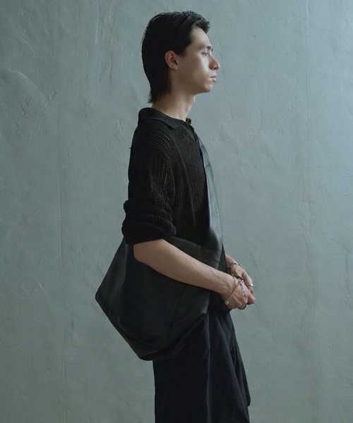 YArKA（ヤーカ）の「【YArKA/ヤーカ】real leather Huge messenger bag [abgm3] / ヒュージメッセンジャーバッグ（メッセンジャーバッグ・レディース・ブラック・FREE）」の20枚目の写真