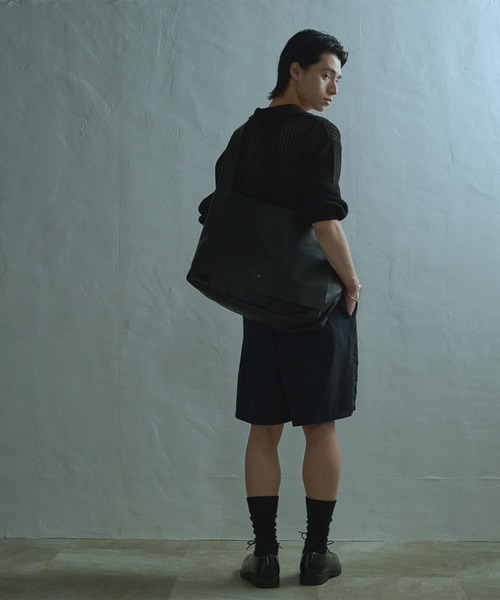 YArKA（ヤーカ）の「【YArKA/ヤーカ】real leather Huge messenger bag [abgm3] / ヒュージメッセンジャーバッグ（メッセンジャーバッグ・レディース・ブラック・FREE）」の22枚目の写真