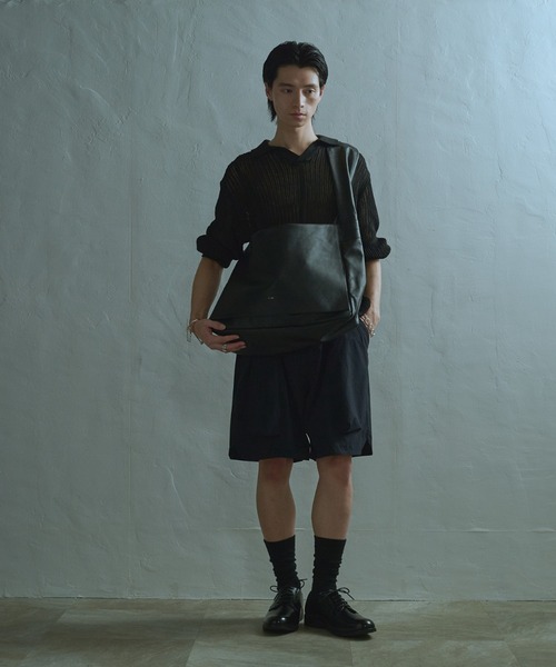 YArKA（ヤーカ）の「【YArKA/ヤーカ】real leather Huge messenger bag [abgm3] / ヒュージメッセンジャーバッグ（メッセンジャーバッグ・レディース・ブラック・FREE）」の3枚目の写真