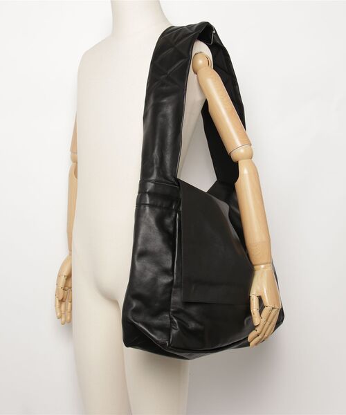 YArKA（ヤーカ）の「【YArKA/ヤーカ】real leather Huge messenger bag [abgm3] / ヒュージメッセンジャーバッグ（メッセンジャーバッグ・レディース・ブラック・FREE）」の8枚目の写真