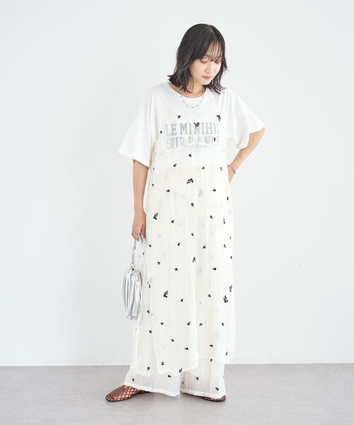 Green　Parks（グリーンパークス）の「花柄刺繍キャミワンピース（ワンピース・レディース・アイボリー/ブラウン・FREE）」の2枚目の写真