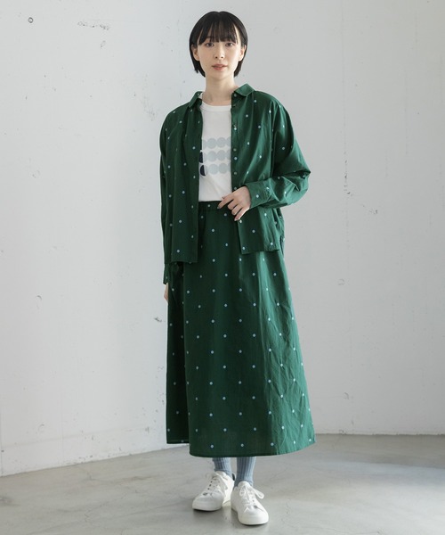 POU DOU DOU(プードゥドゥ)の「ドット刺繍丸衿ドルマンシャツ(シャツ/ブラウス・レディース・キナリ/ダークブラウン/ダークグリーン・3)」の13枚目の写真